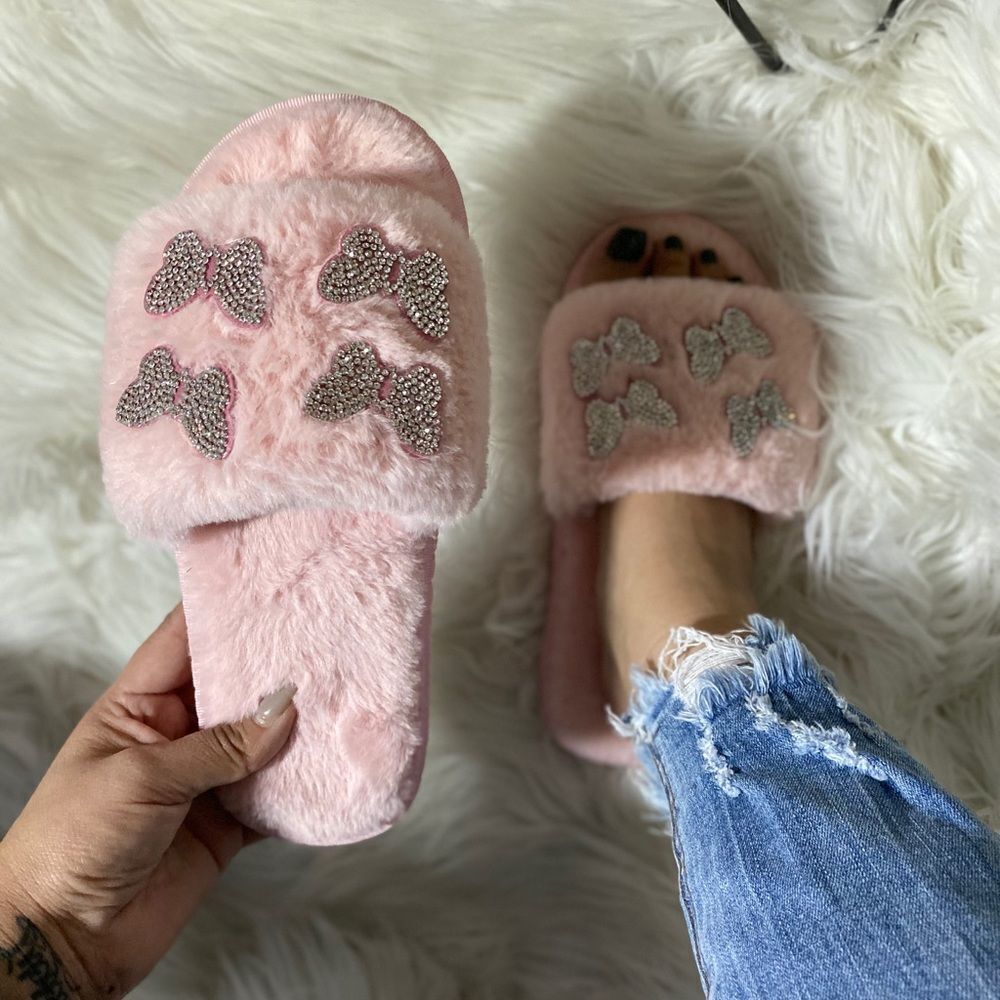 Blush Faux Fur Butterfly Slippers - Picture 5 of 7
